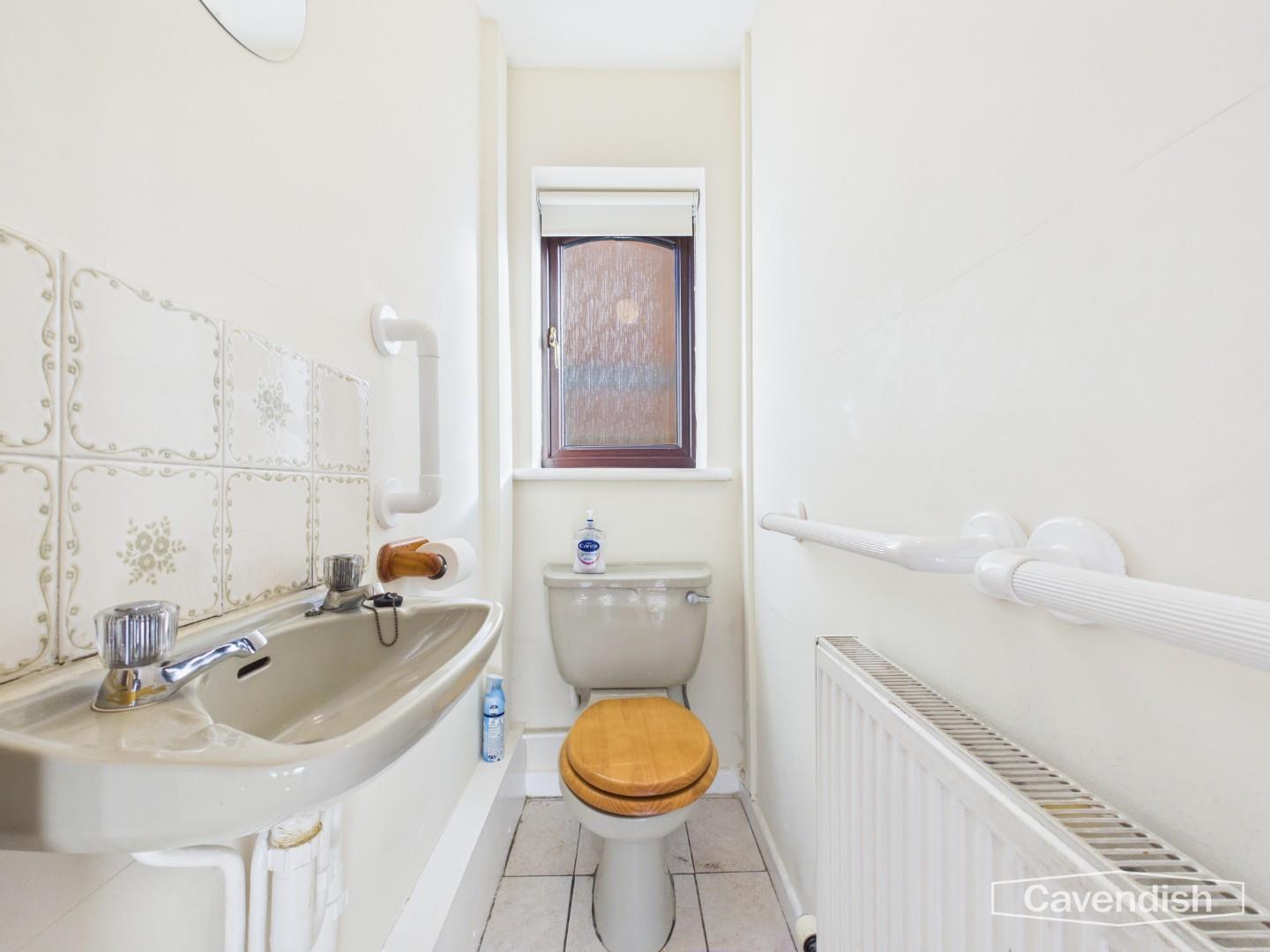 Dwyfor Avenue, Bryn-Y-Baal, Mold - DOWNSTAIRS W/C