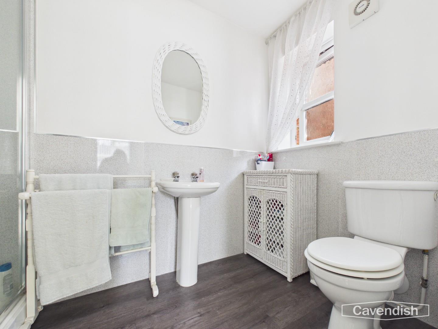 Parc Issa, Bryn-Y-Baal, Mold - En-Suite (Bedroom One)