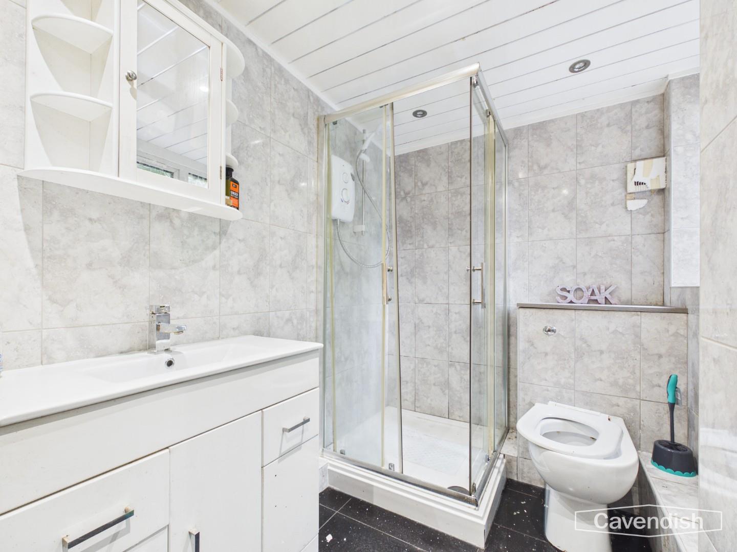Marlow Terrace, Mold - Downstairs Bathroom