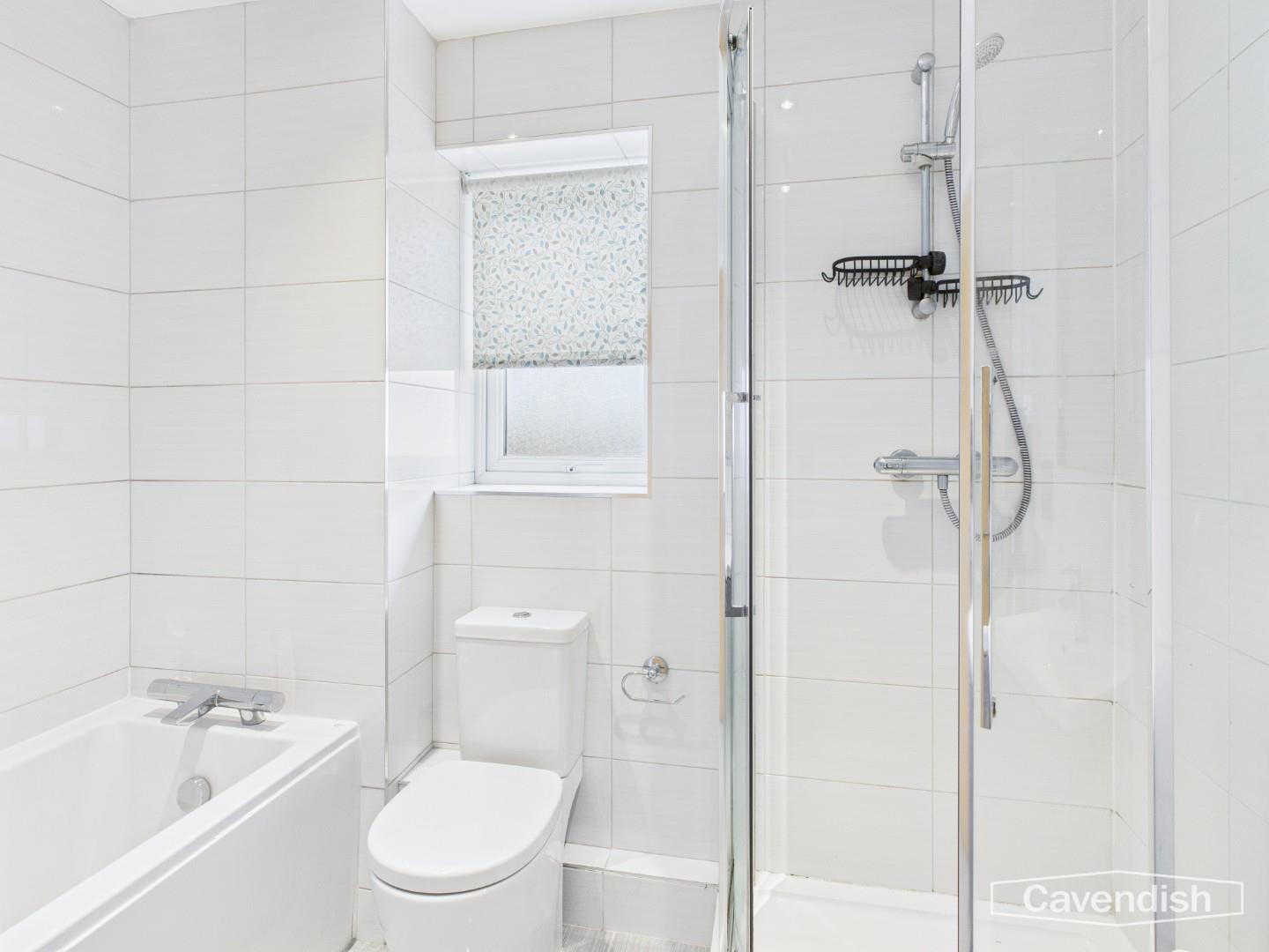 Ffordd Byrnwr Gwair, Mold - BATHROOM