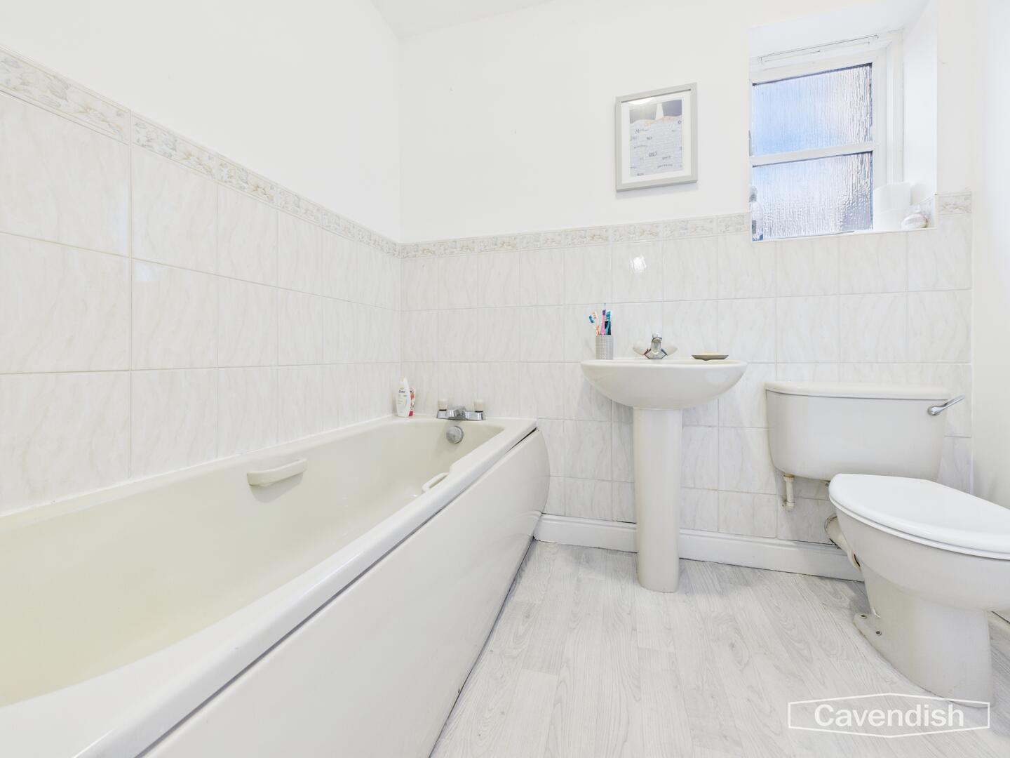 Ffordd Trem Y Foel, Mold - Family Bathroom