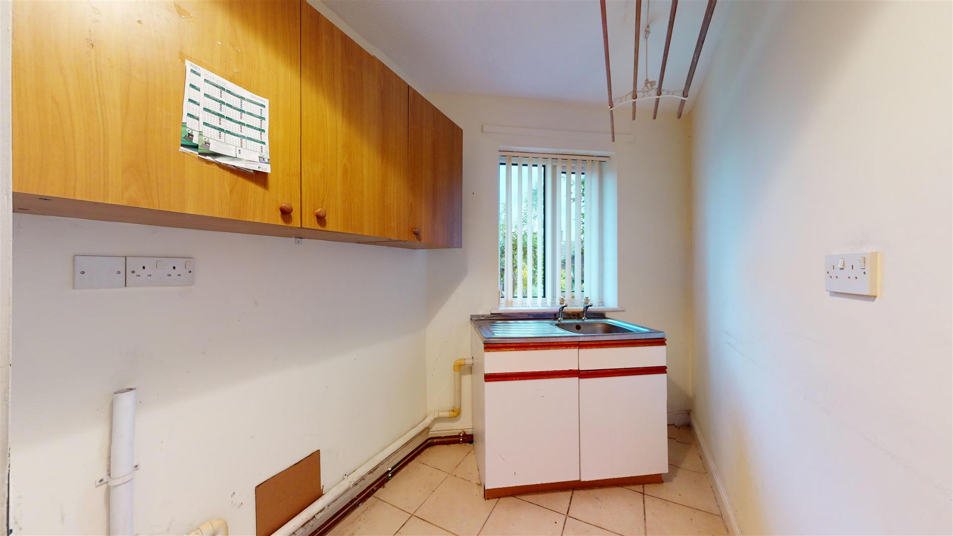 Lon Syr Herbert, Caerwys, Mold - UTILITY ROOM