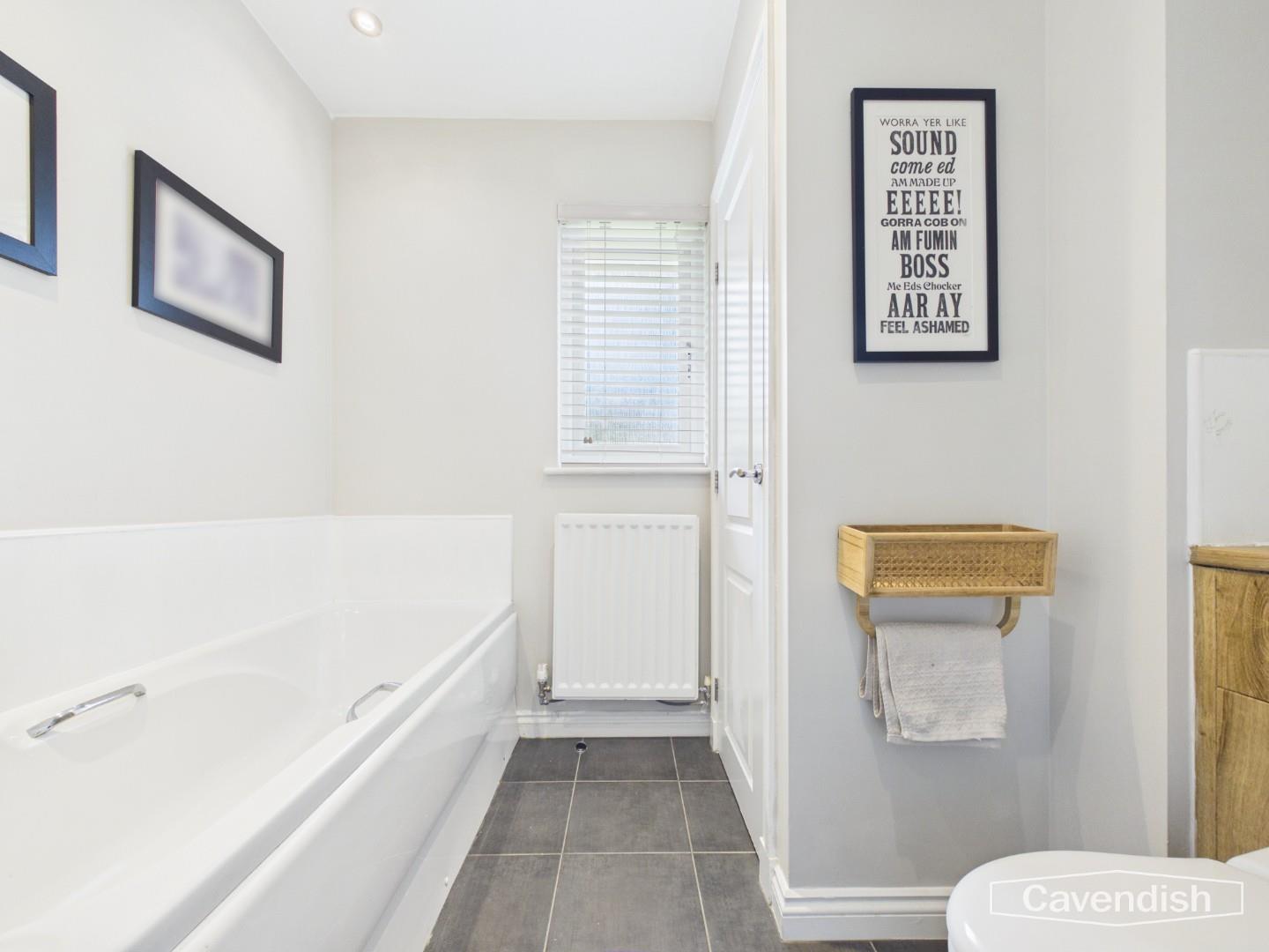 Ffordd Tywod, Mold - Family Bathroom