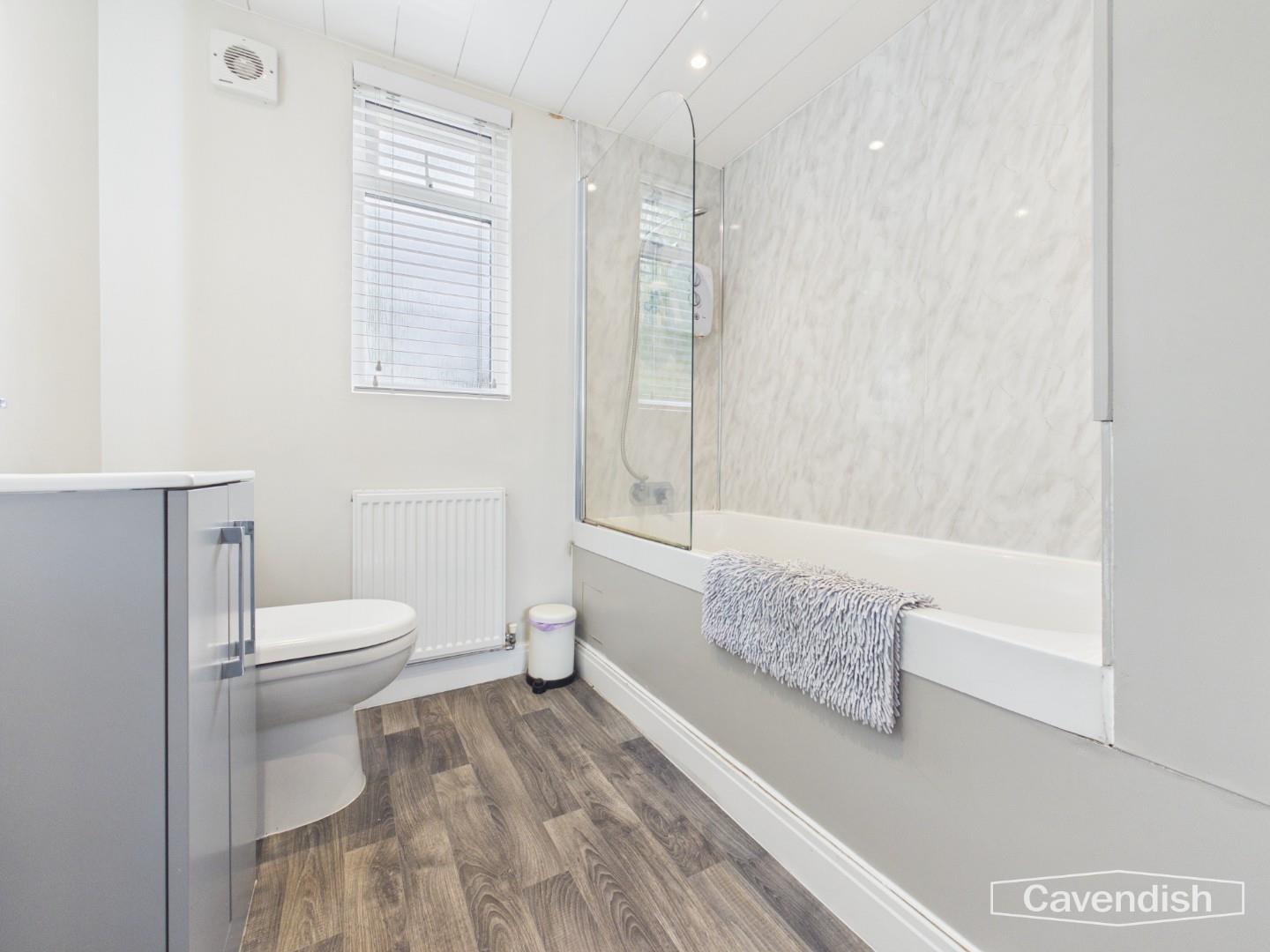 Pentre Hill, Flint Mountain, Flint - Family Bathroom
