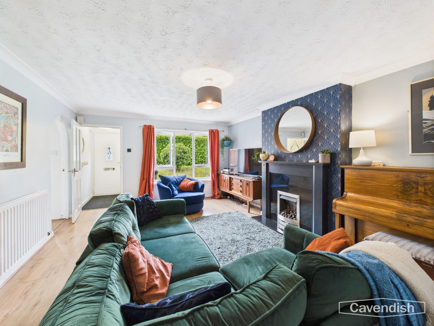 Park Avenue, Bryn-Y-Baal, Mold - LIVING ROOM