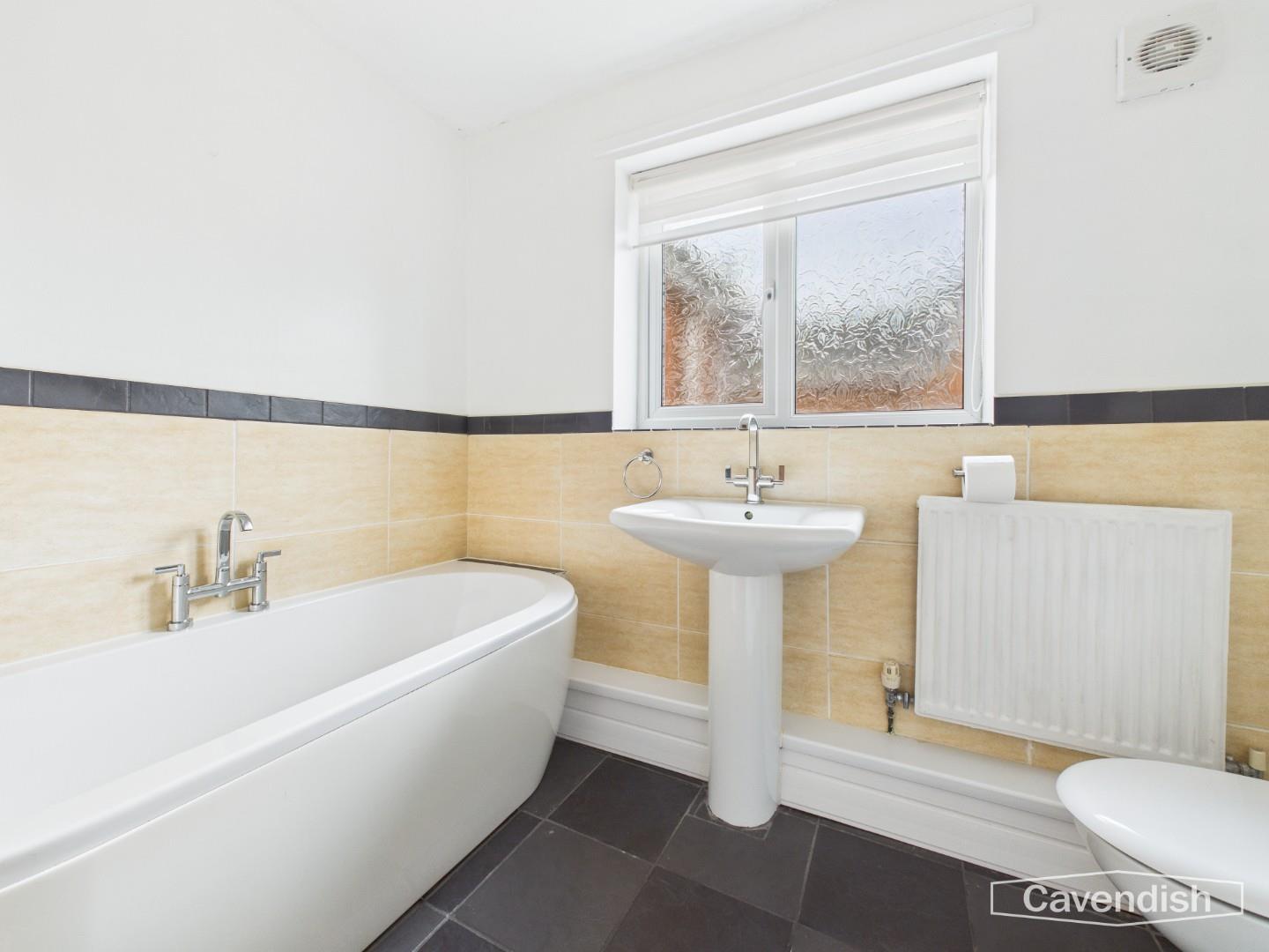 Milwr, Holywell - FAMILY BATHROOM