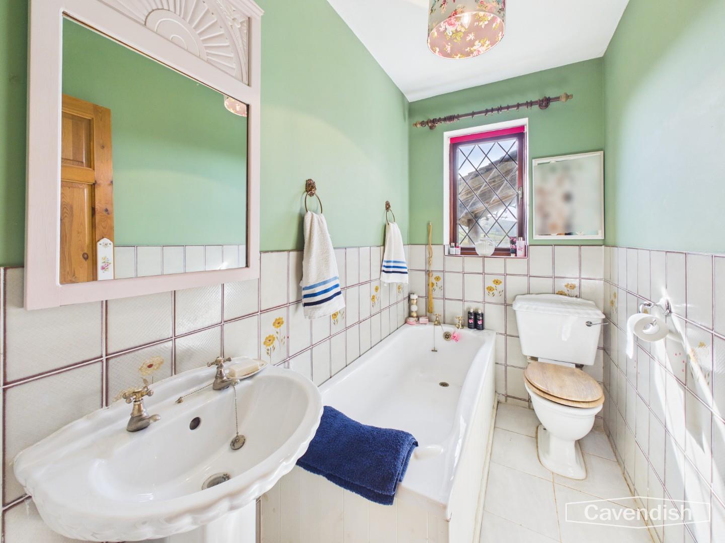 Cefn Bychan Road, Pantymwyn, Mold - Bathroom