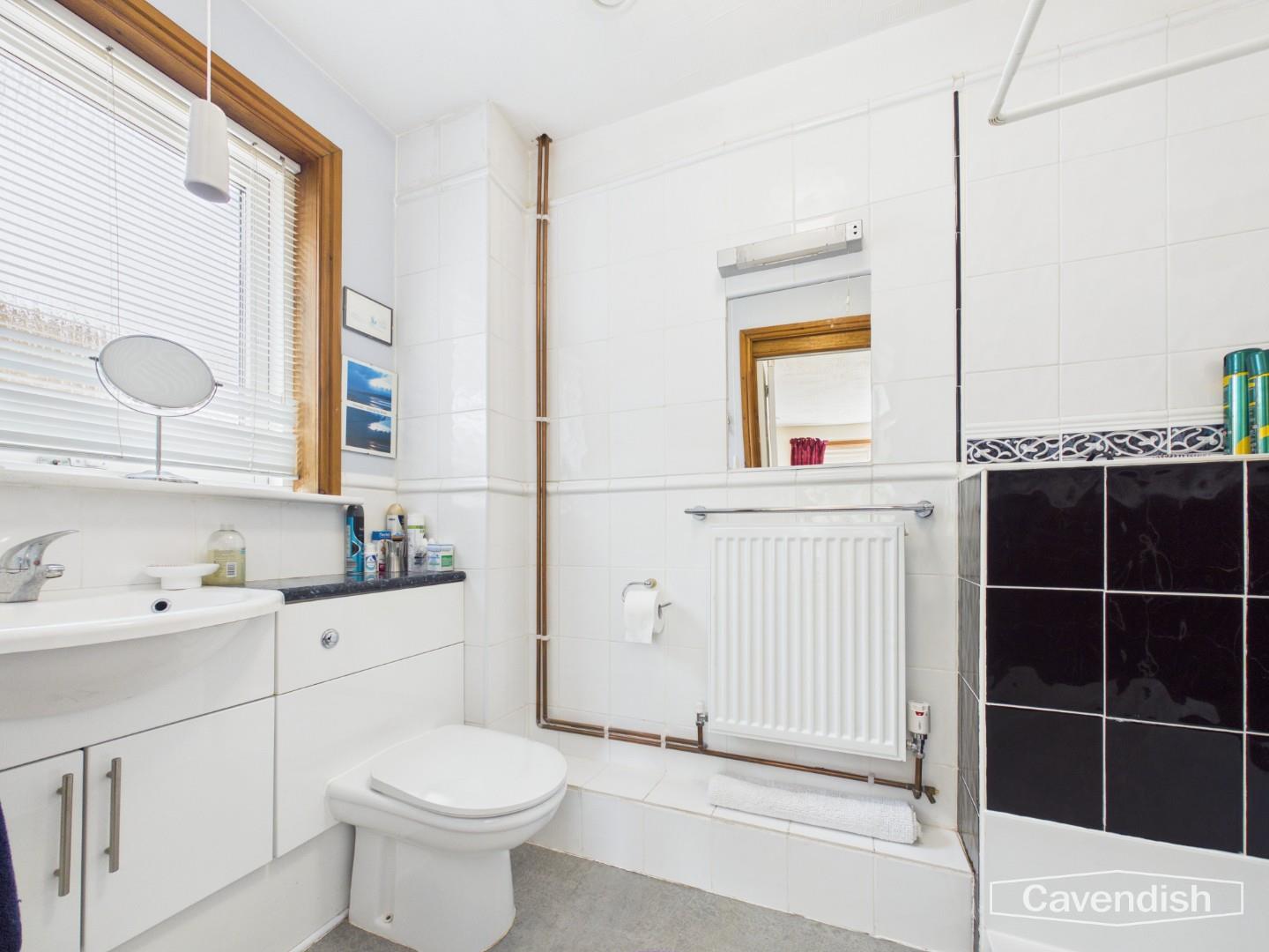 Dinghouse Wood, Buckley - Ensuite