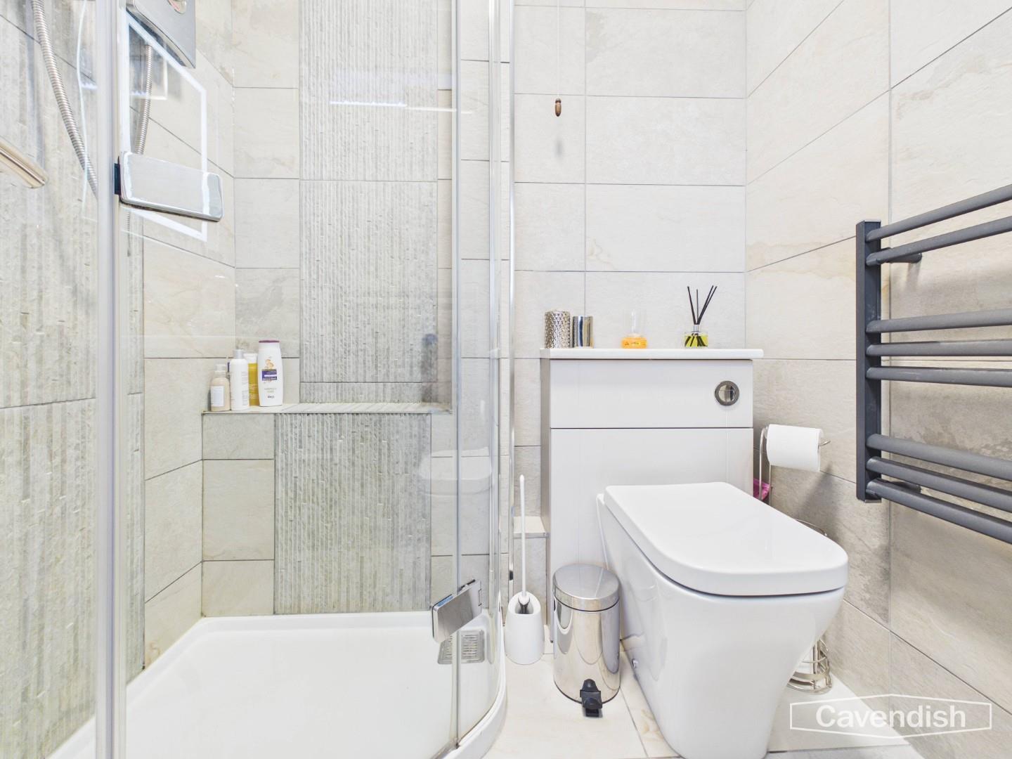 Ffordd Dawel, Sychdyn, Mold - Master Ensuite