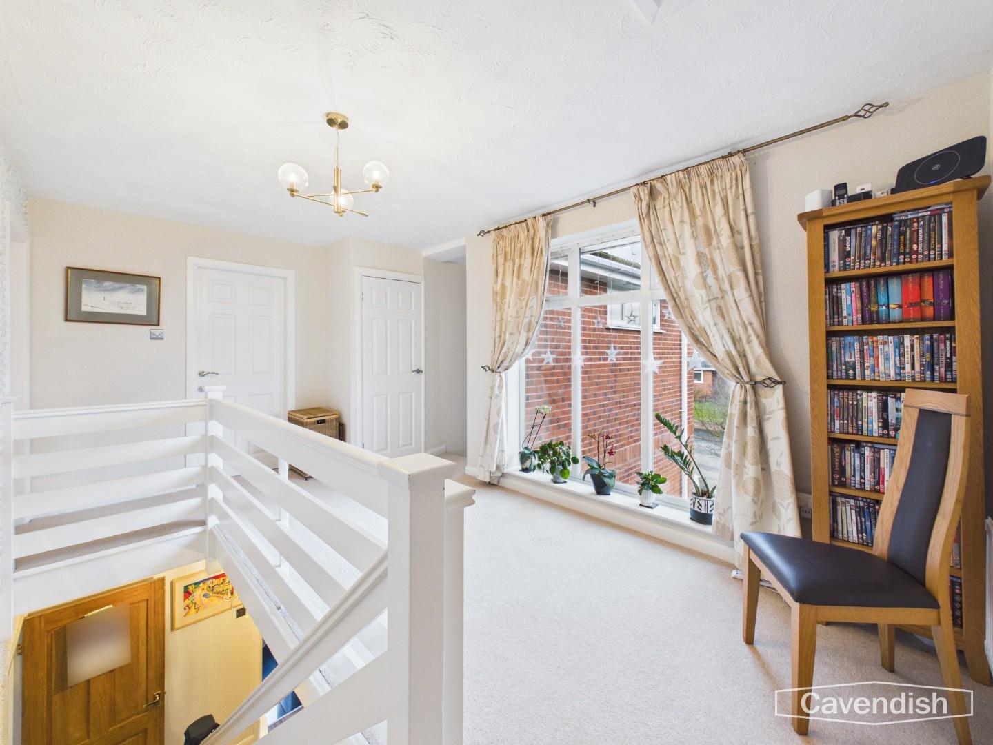 Ffordd Dawel, Sychdyn, Mold - Landing