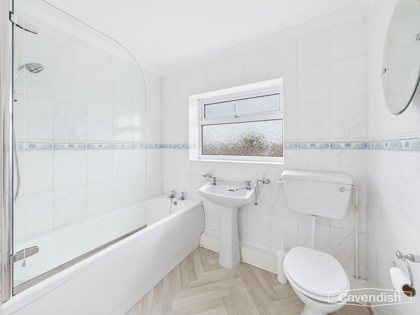 Grosvenor Drive, Buckley - FAMILY BATHROOM