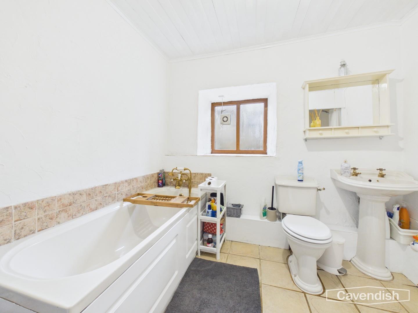 Ffordd Nercwys, Treuddyn, Mold - DOWNSTAIRS BATHROOM