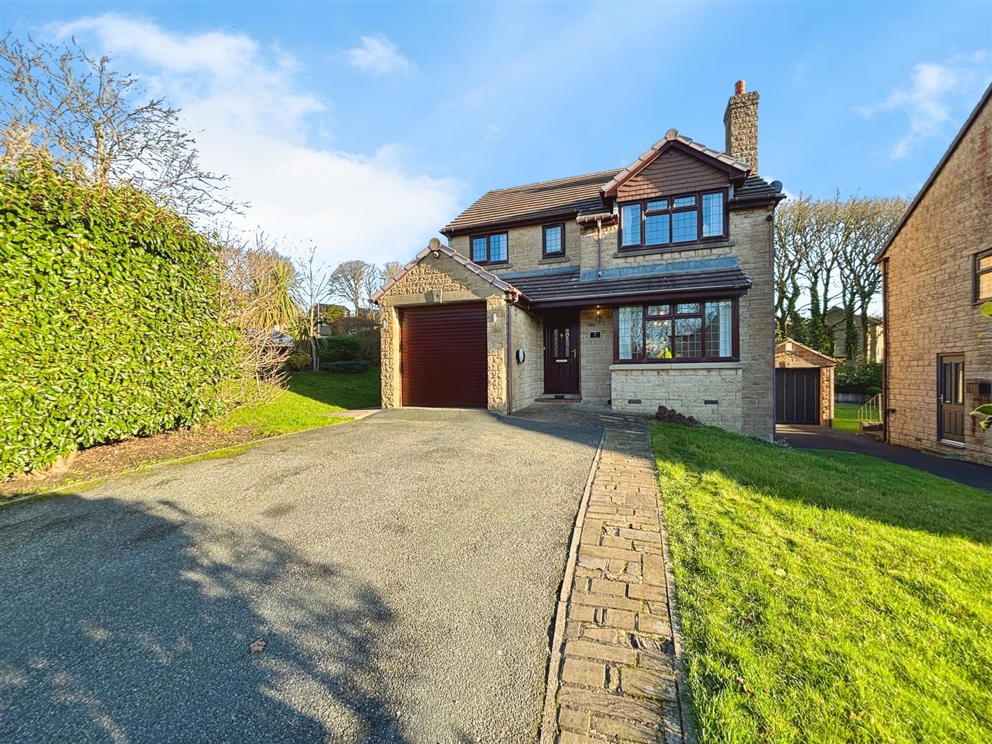 Cheriton Drive, Queensbury, Bradford, BD13 1QA