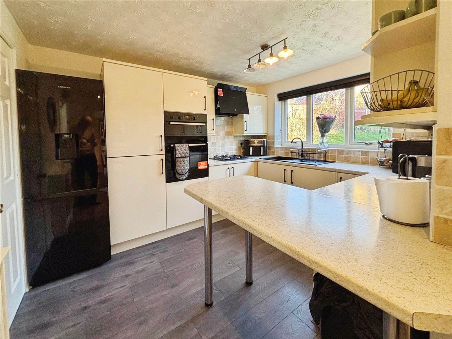 Cheriton Drive, Queensbury, Bradford, BD13 1QA