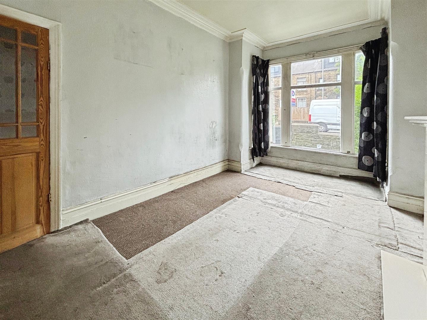 Smiddles Lane, Bradford, BD5 9NT