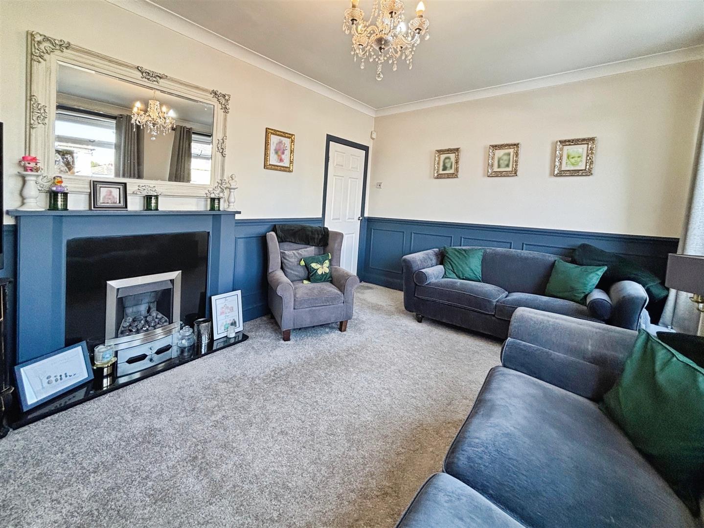 Larch Drive, Bradford, BD6 1DU