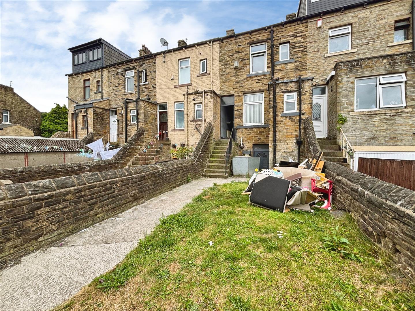 Smiddles Lane, Bradford, BD5 9NT
