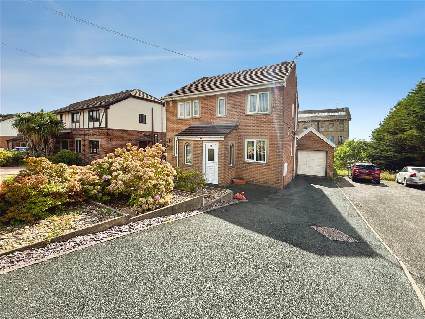 Clydesdale Drive, Bradford, BD6 2EE
