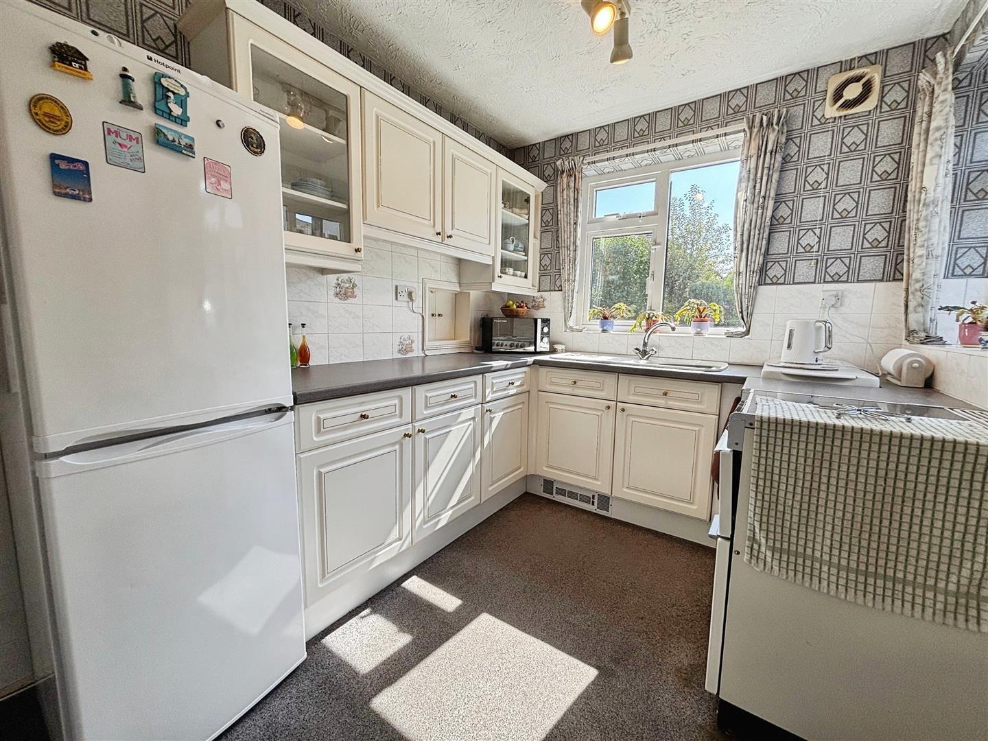 Hollingwood Lane, Bradford, BD7 4BE