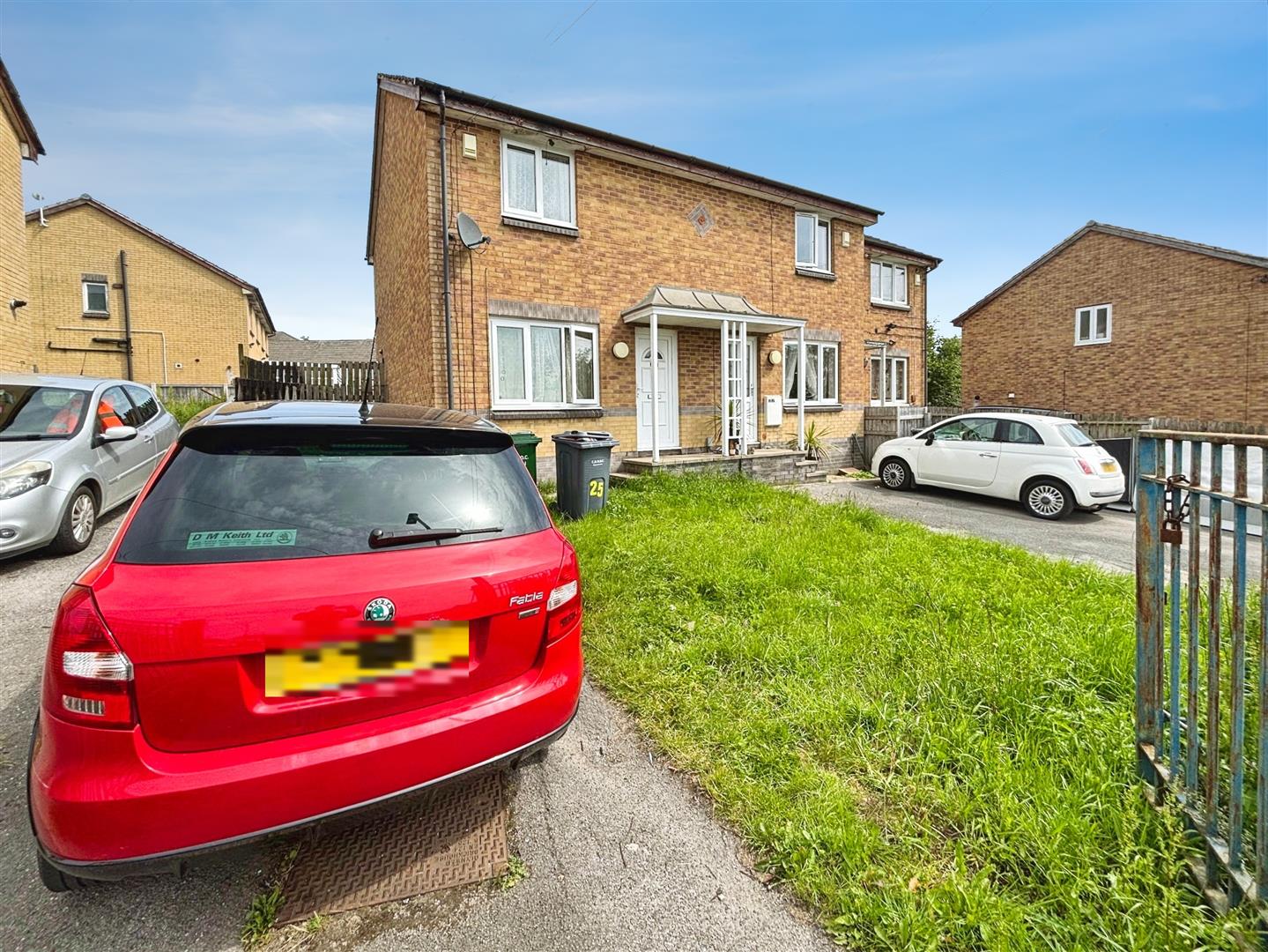 Eversley Drive, Bradford, BD4 0EQ