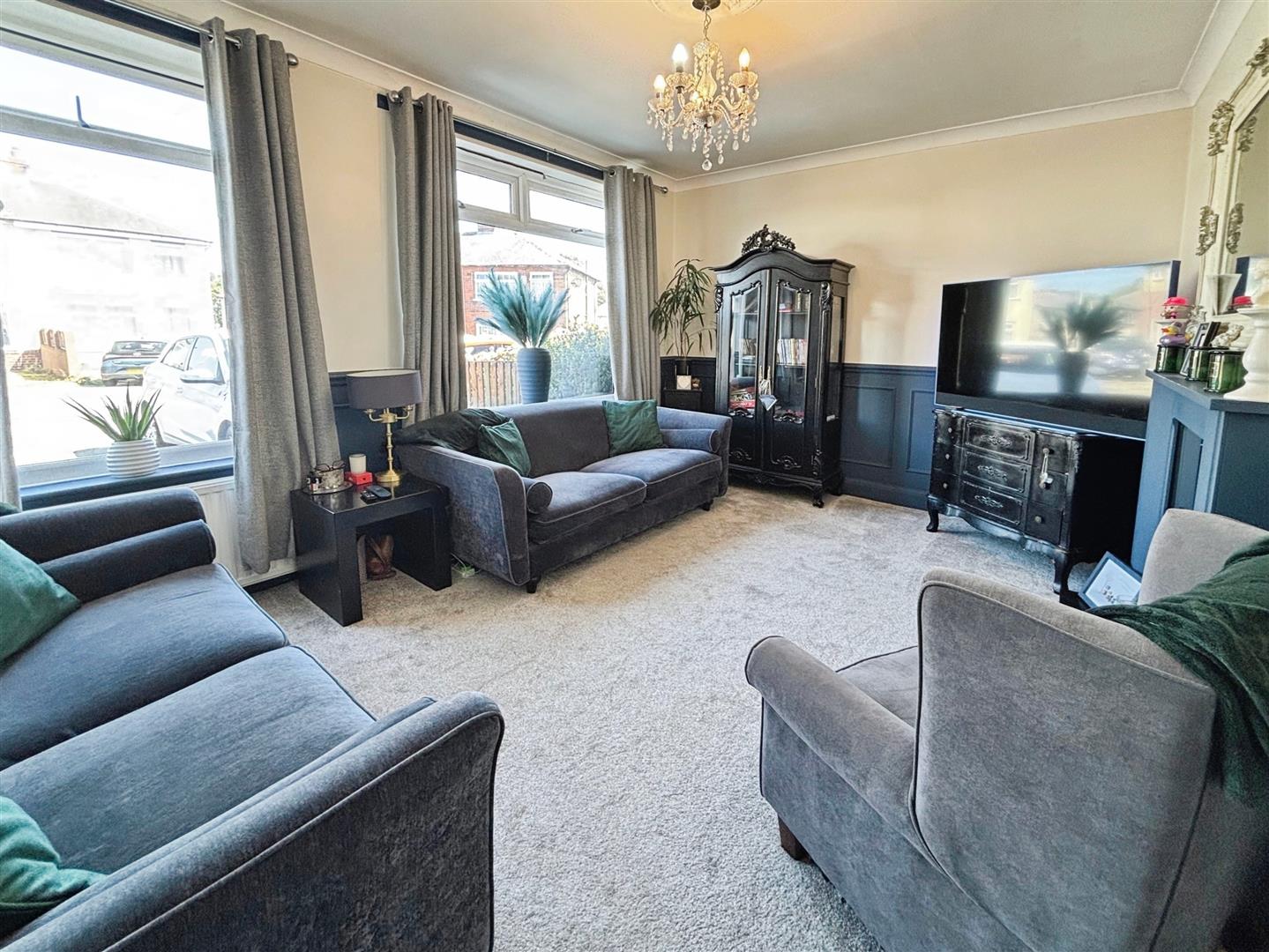 Larch Drive, Bradford, BD6 1DU