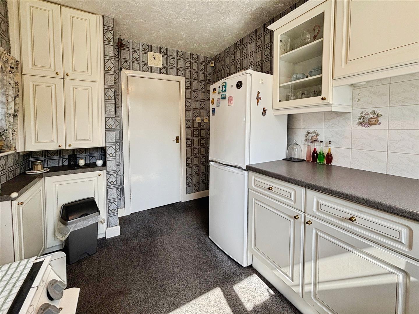 Hollingwood Lane, Bradford, BD7 4BE