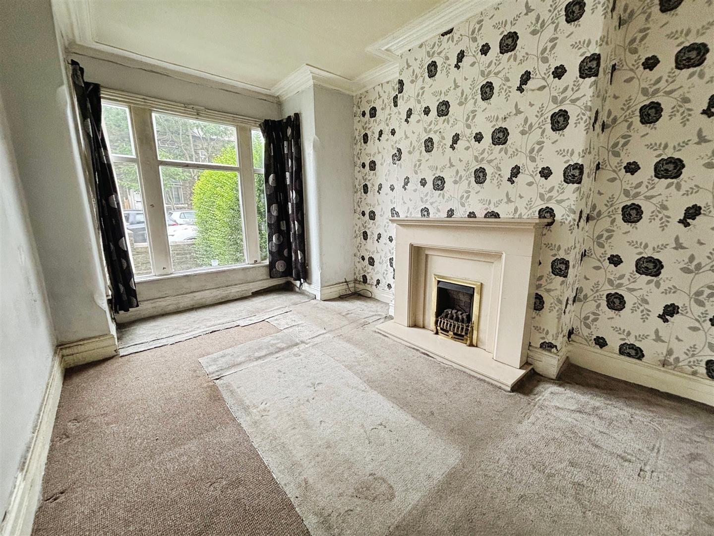Smiddles Lane, Bradford, BD5 9NT