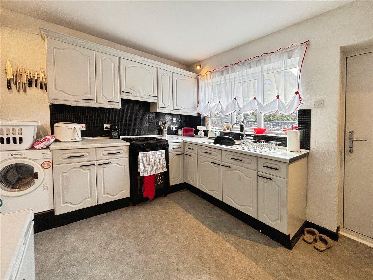 Beldon Lane, Bradford, BD7 4LF