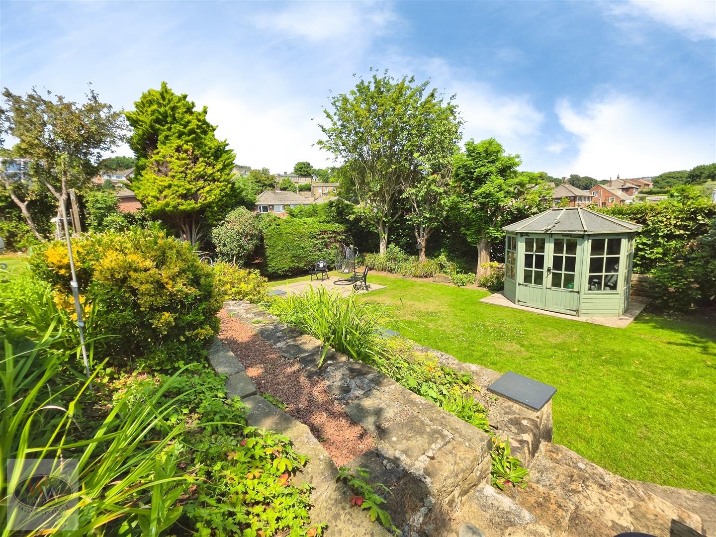 Roundwood Road, Baildon, BD17 7JZ