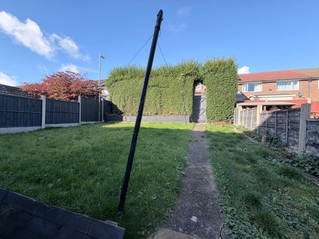 Whincover Drive, Leeds, LS12