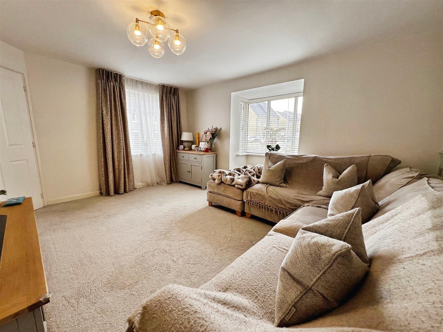 Poplars Park Avenue, Bradford, BD2 1FP