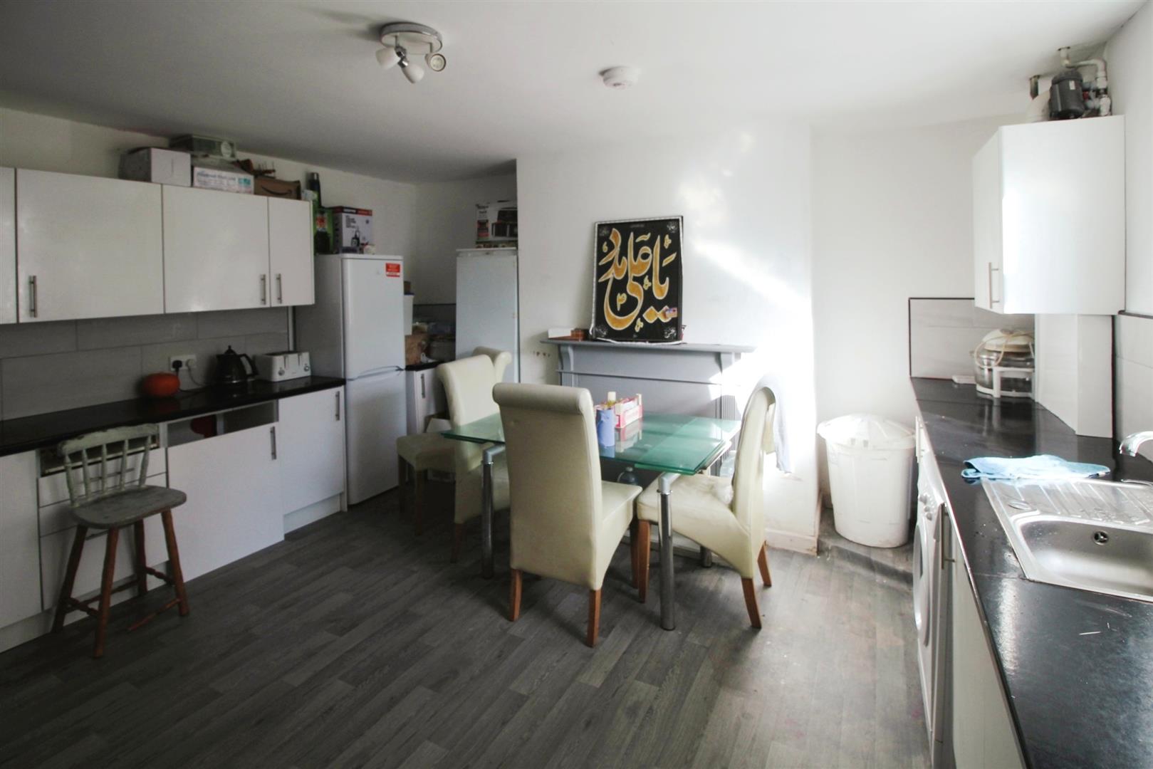 4 Bed, 2 Bath Property For Sale in Bolton Hall Road, BD2 1BJ