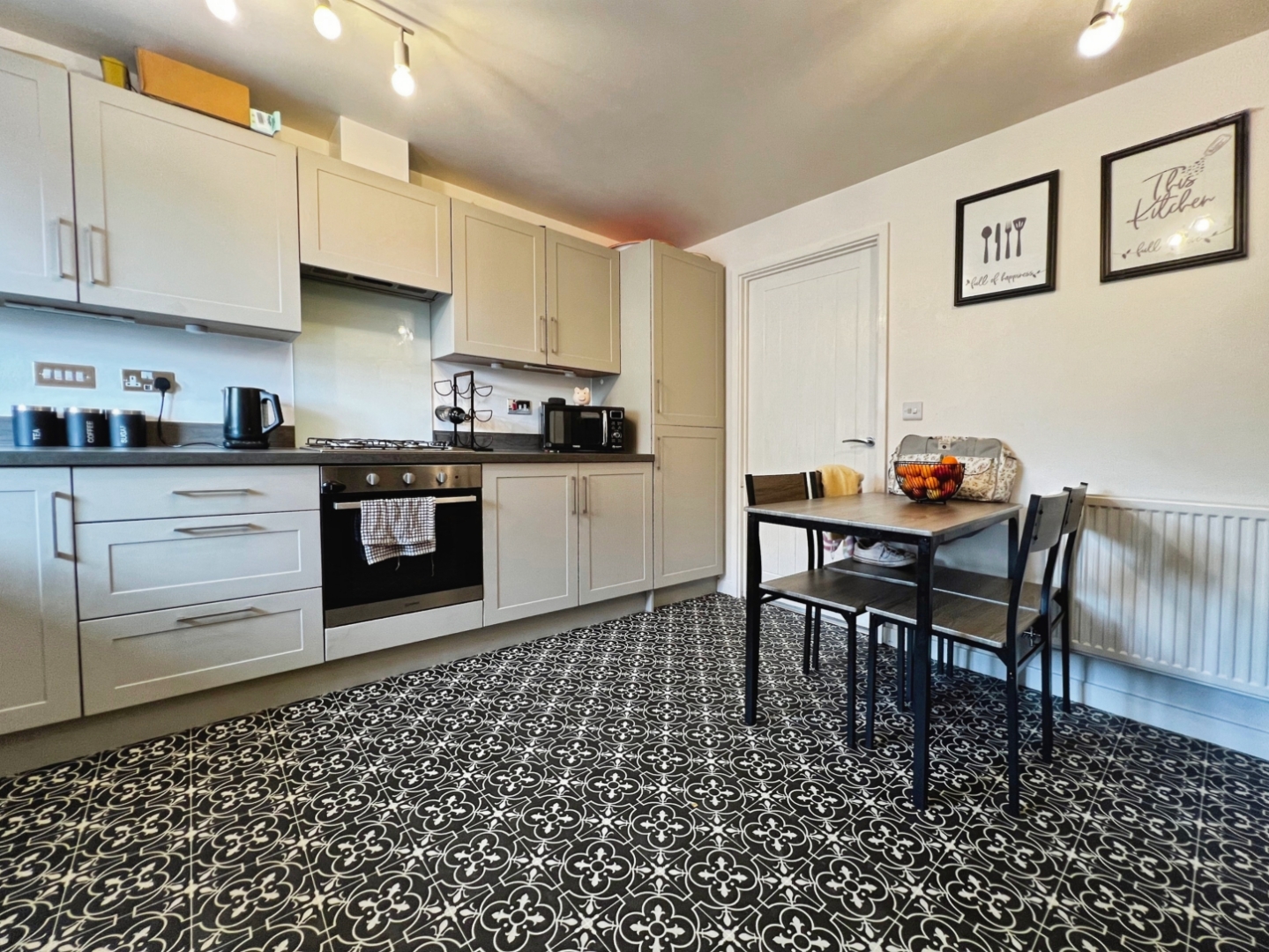 Quarry Bank Road, Bradford, BD2 3GL