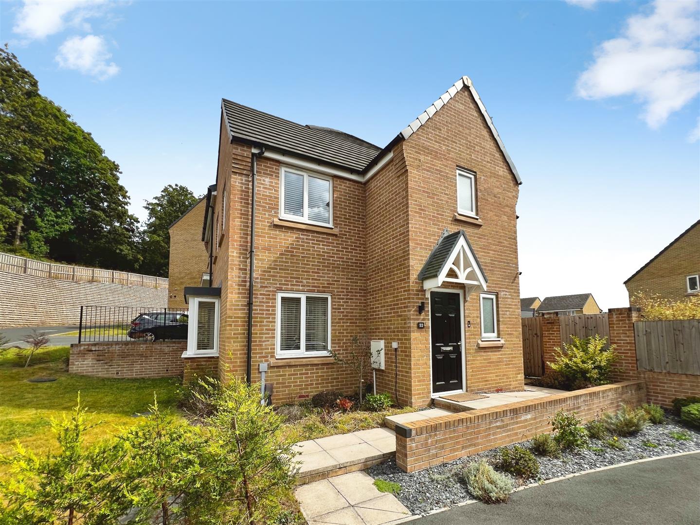 Poplars Park Avenue, Bradford, BD2 1FP