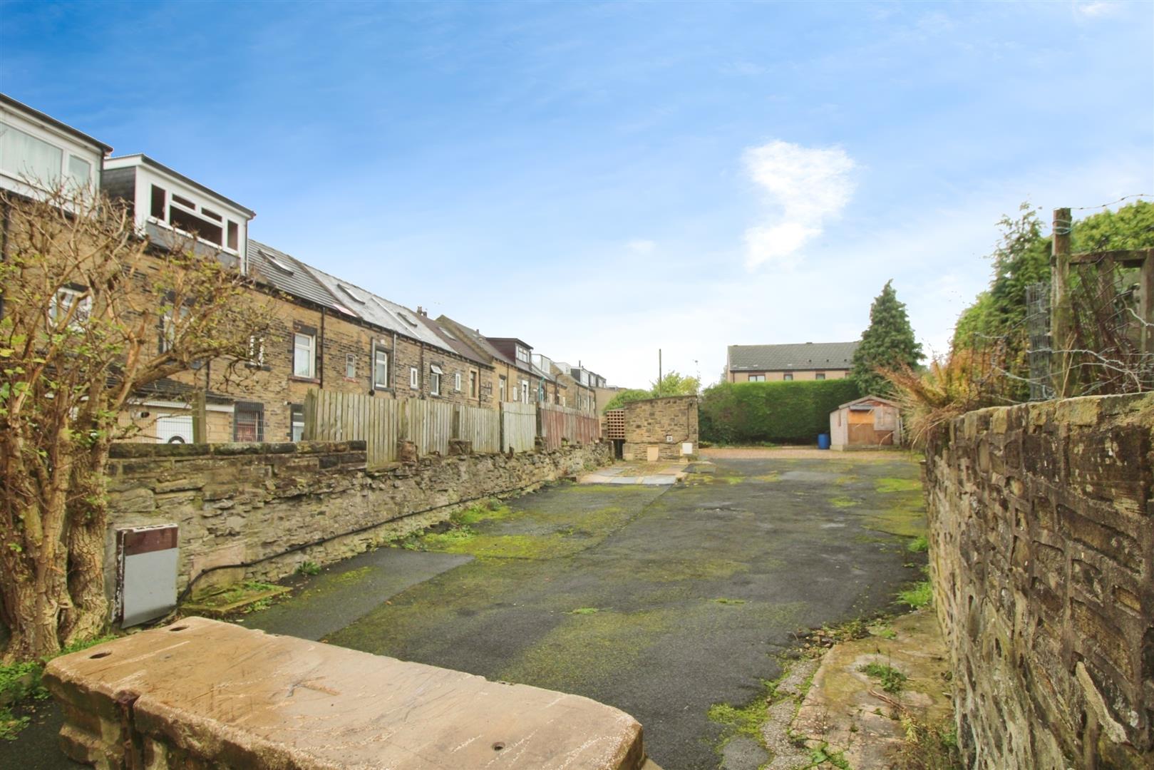Property For Sale in Back Of Raglan Terrace, BD3 8NN