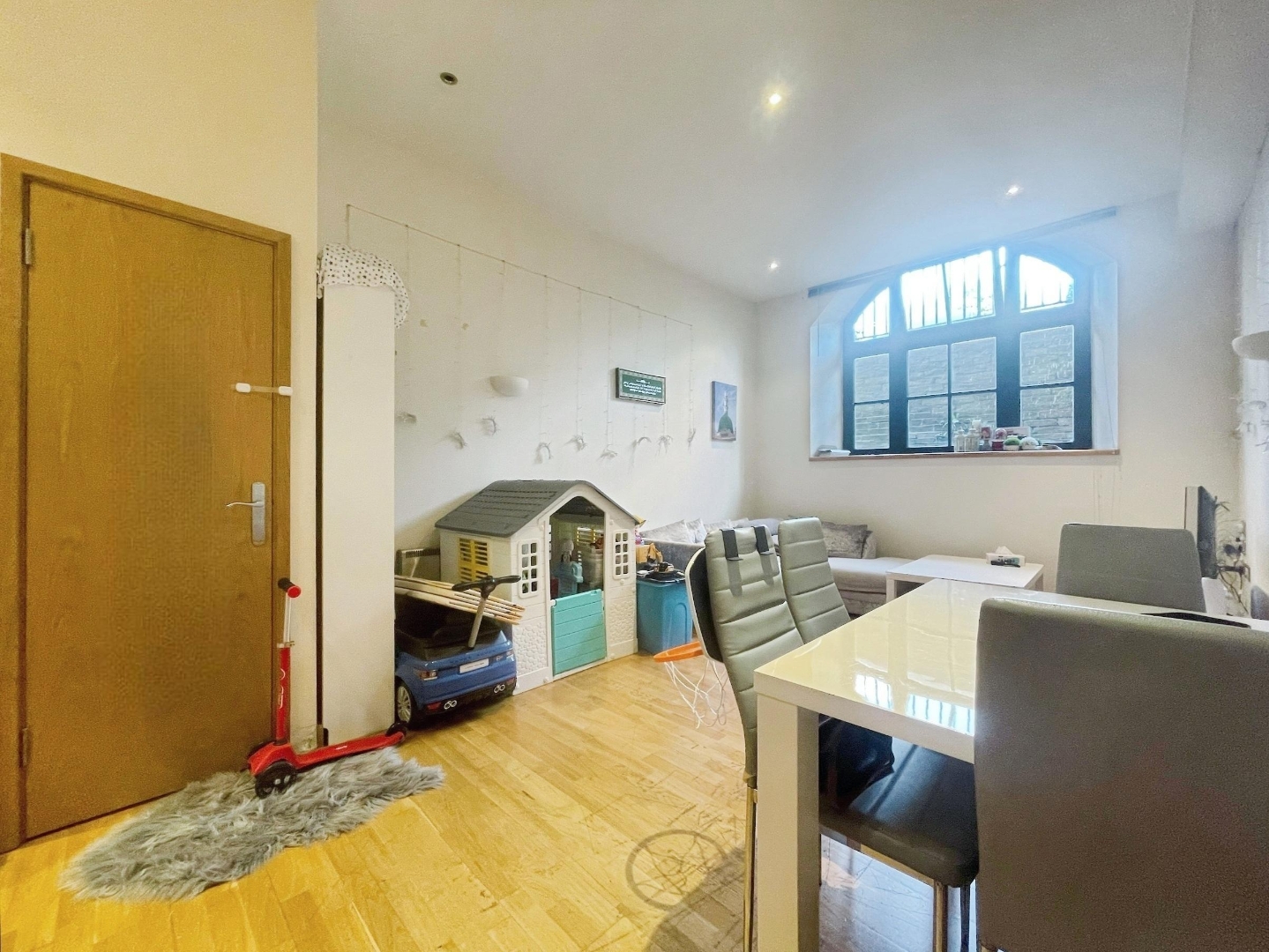 Byron Halls, Byron Street Bradford, BD3 0AR