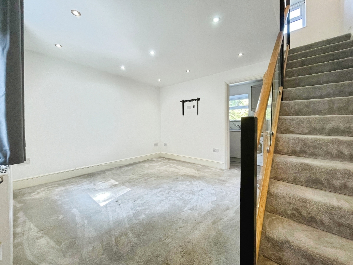 Leeds Road Eccleshill, BD2 3AY
