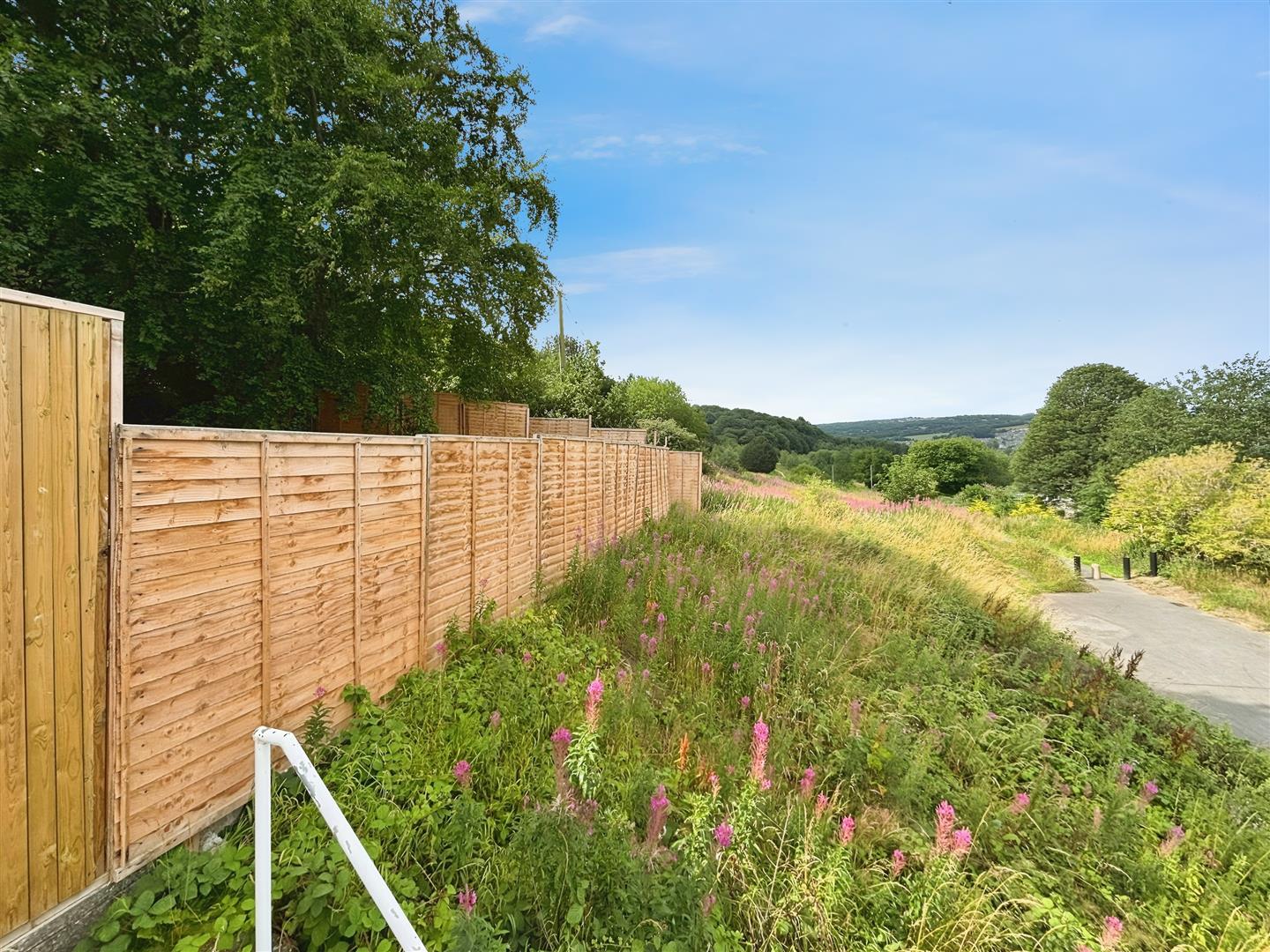 West Royd Drive, Shipley, BD18 1HN