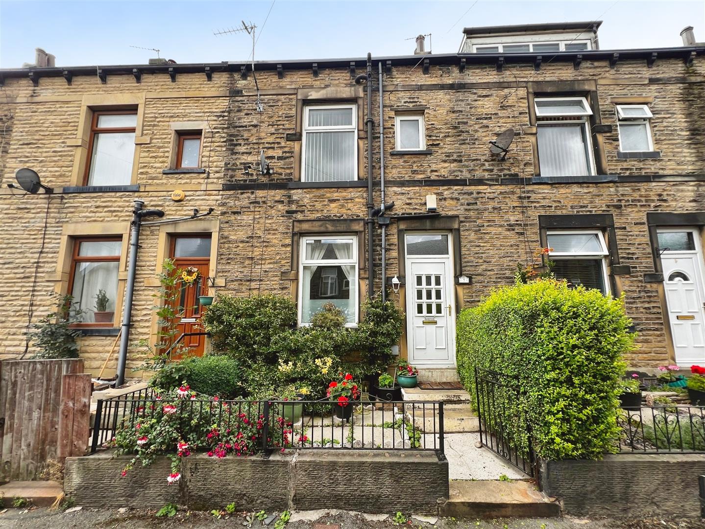 Peterborough Place, Bradford, BD2 3DN