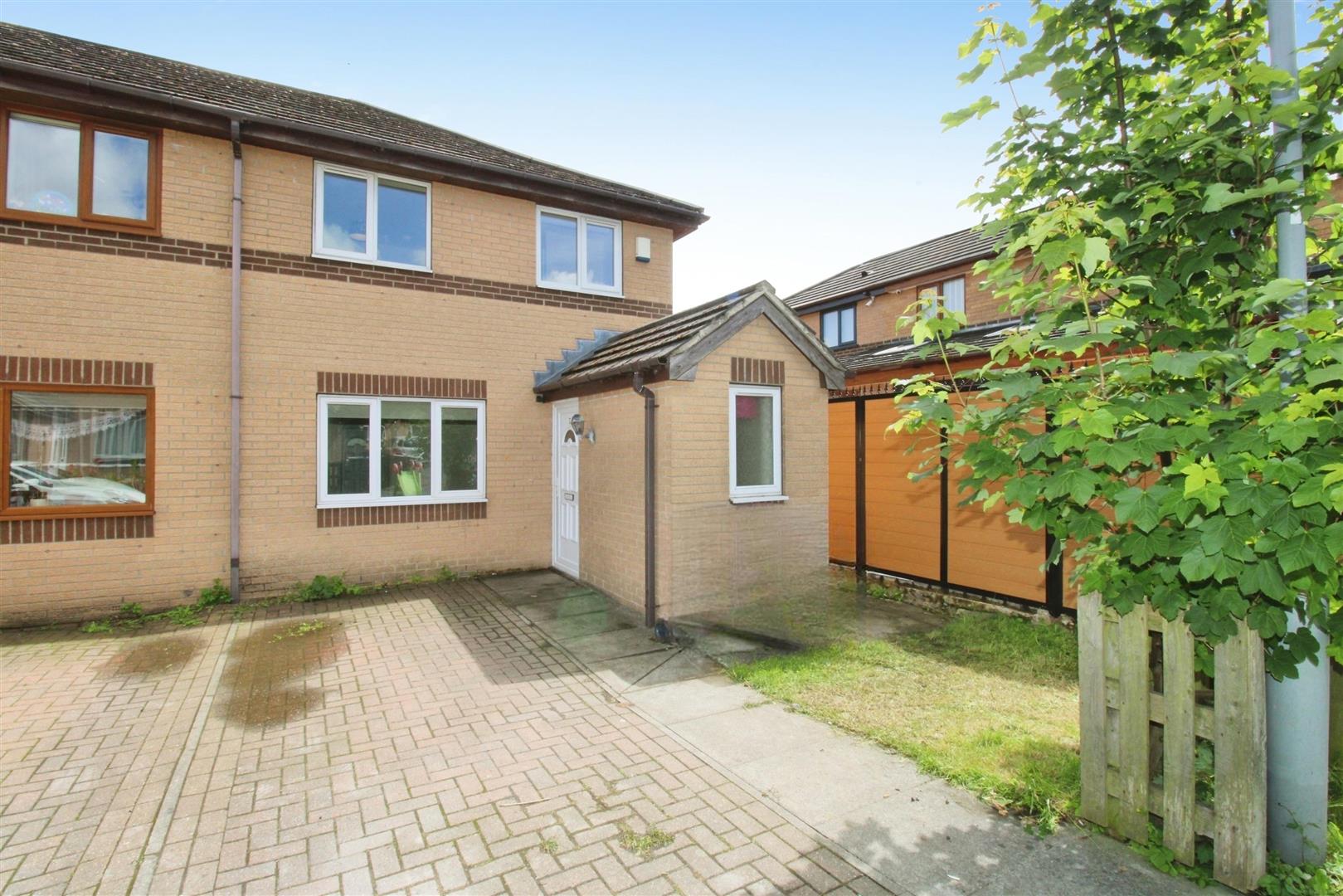 Hopton Avenue, Bradford, BD4 6JL