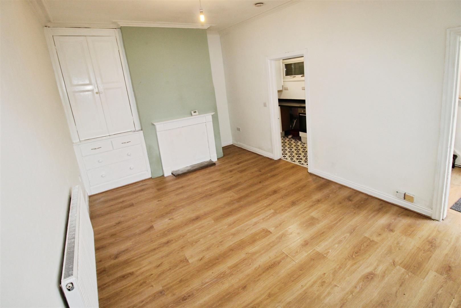 Esmond Street, Bradford, BD7 4DX