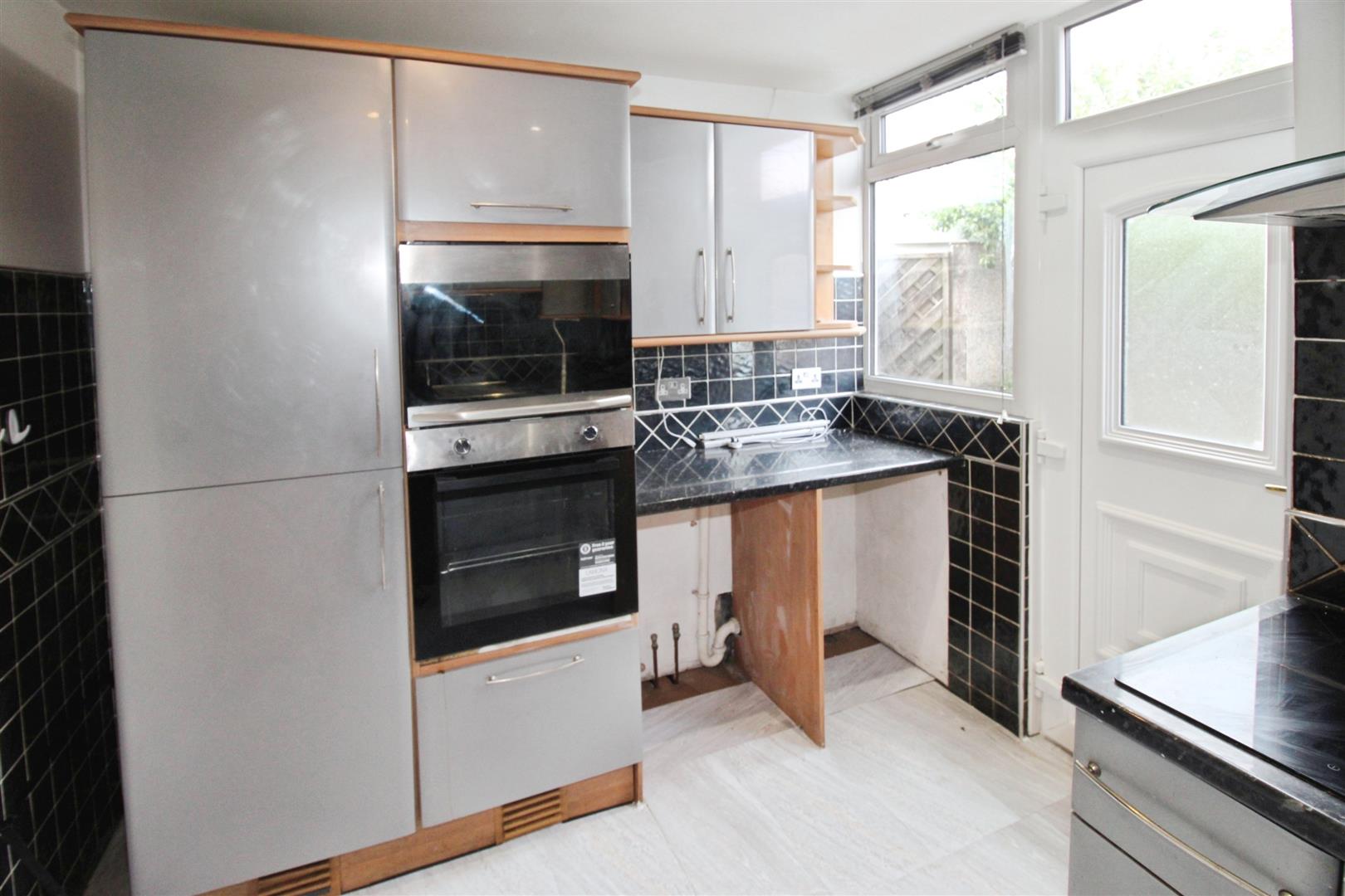 Farfield Grove, Bradford, BD6 2LU
