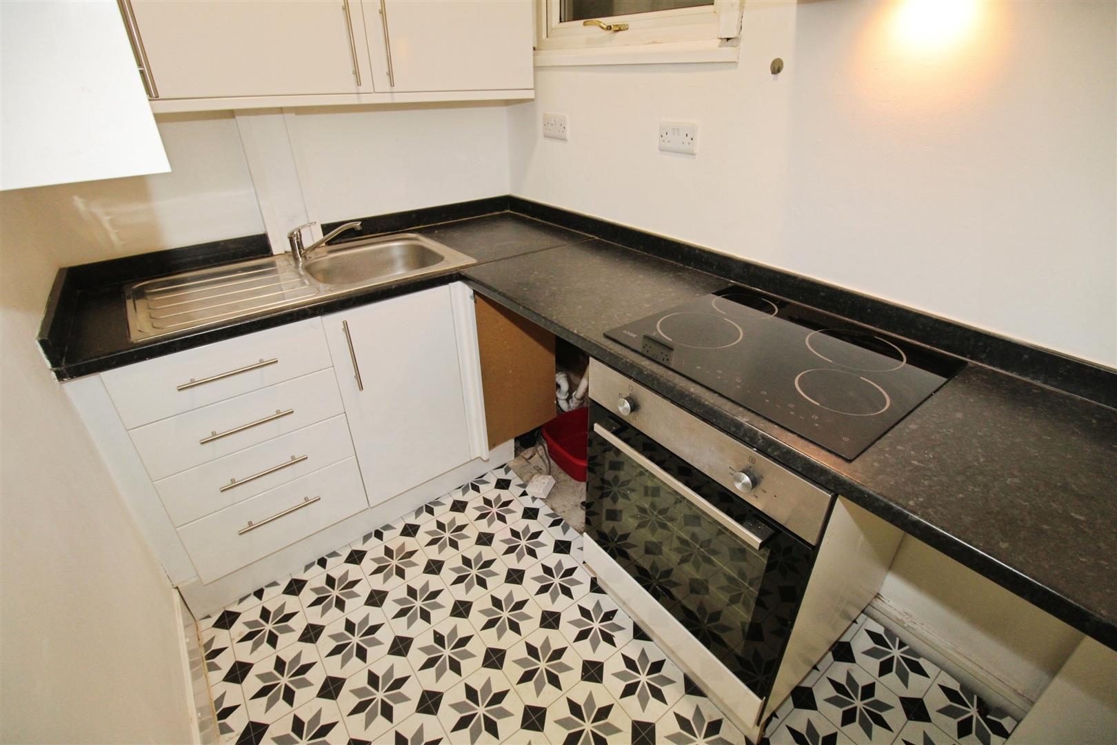Esmond Street, Bradford, BD7 4DX