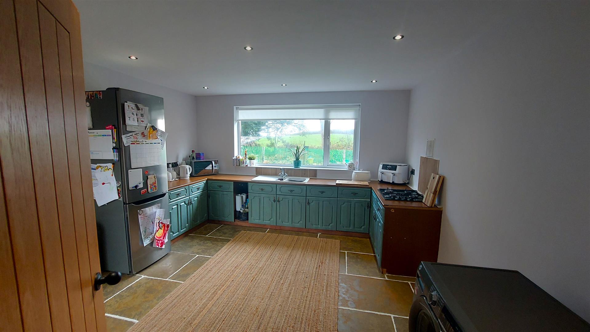 Property thumbnail 11