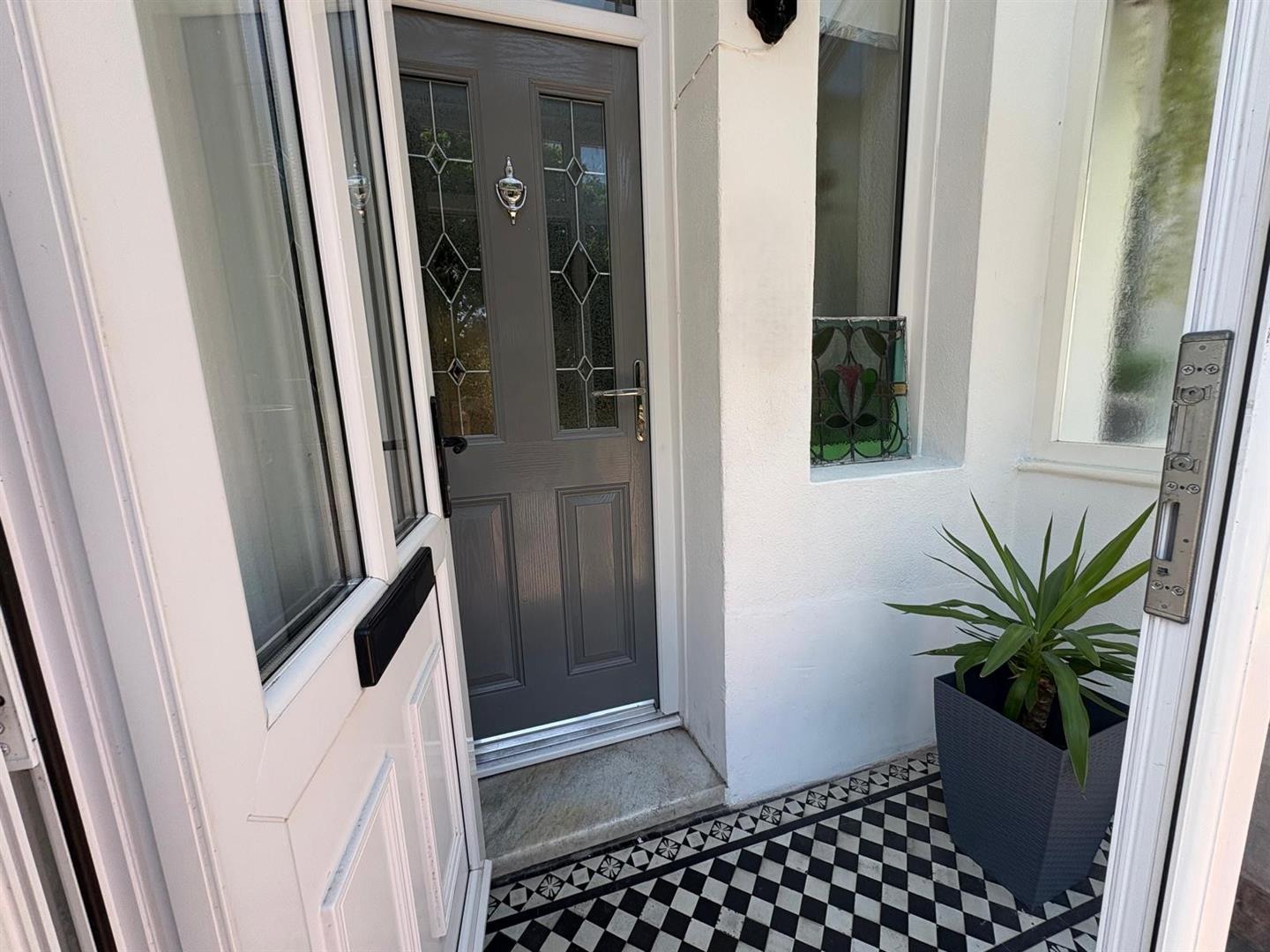 Property thumbnail 2