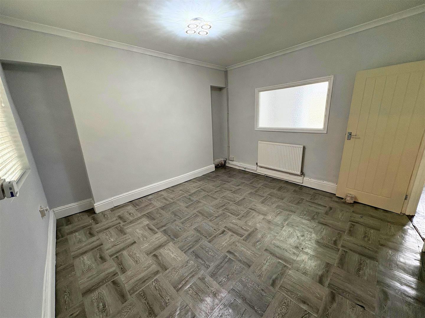 Property thumbnail 7