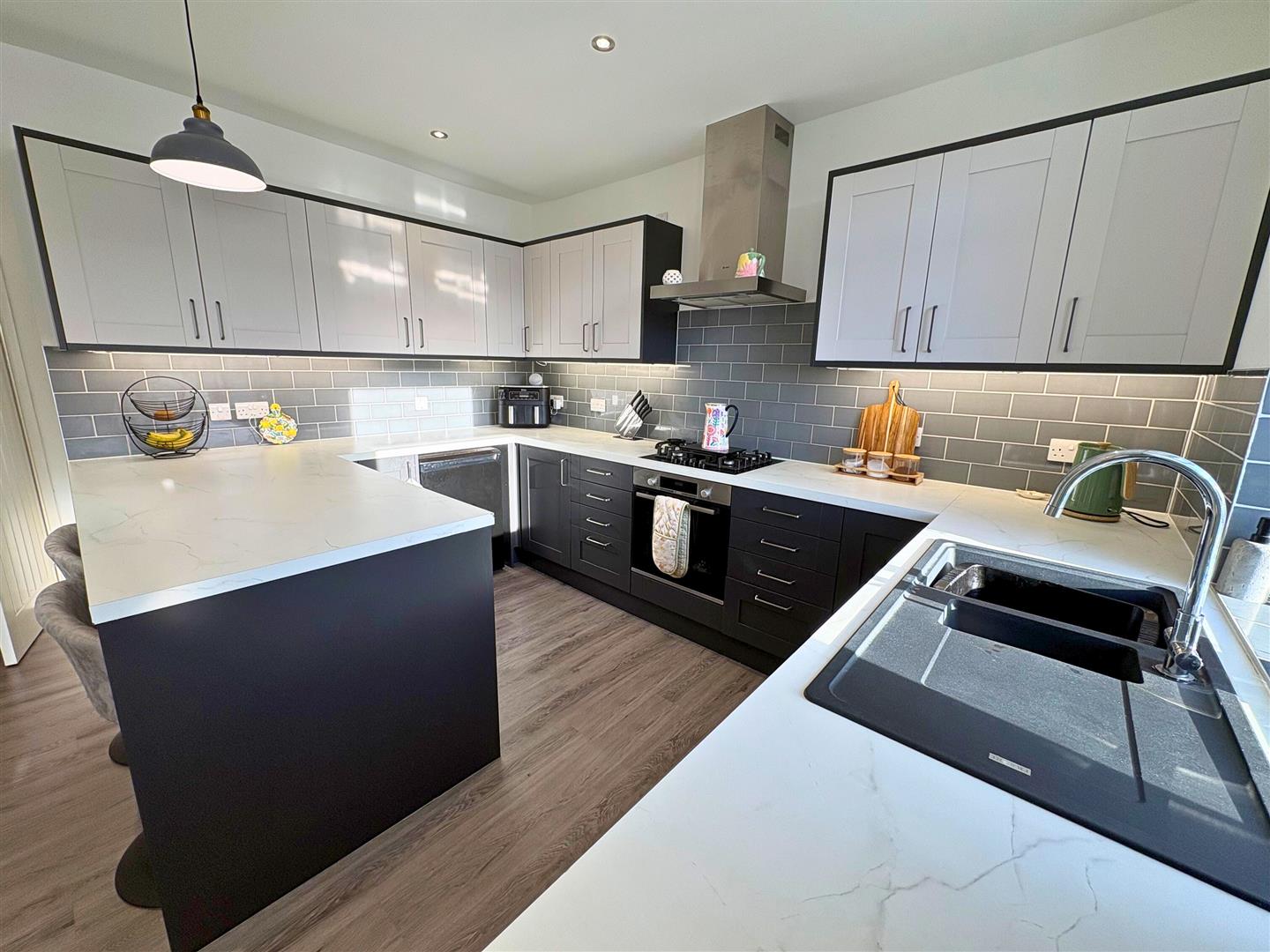 Property thumbnail 12