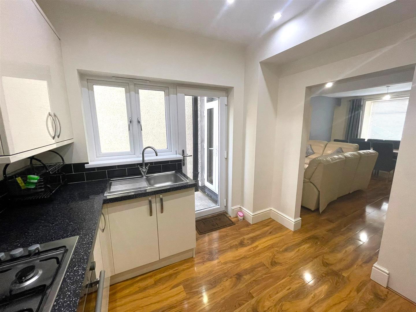 Property thumbnail 8