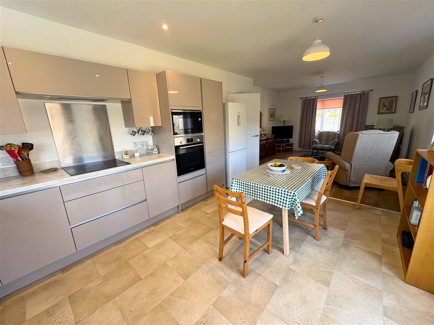 Property thumbnail 9