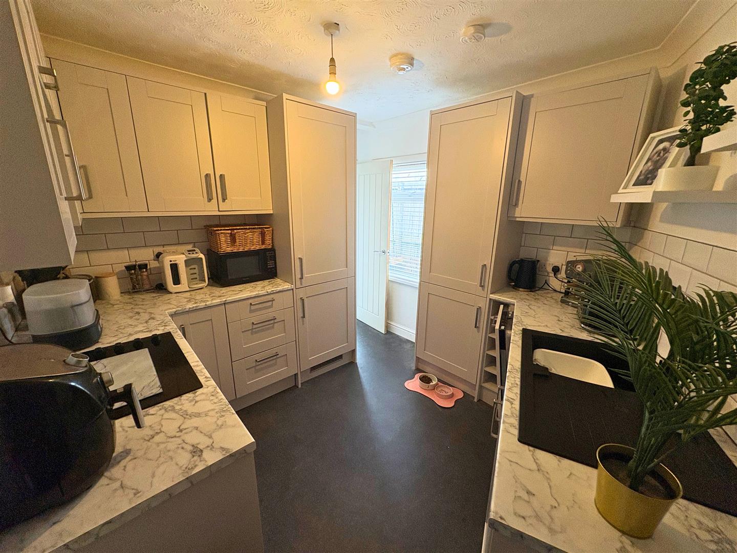 Property thumbnail 6